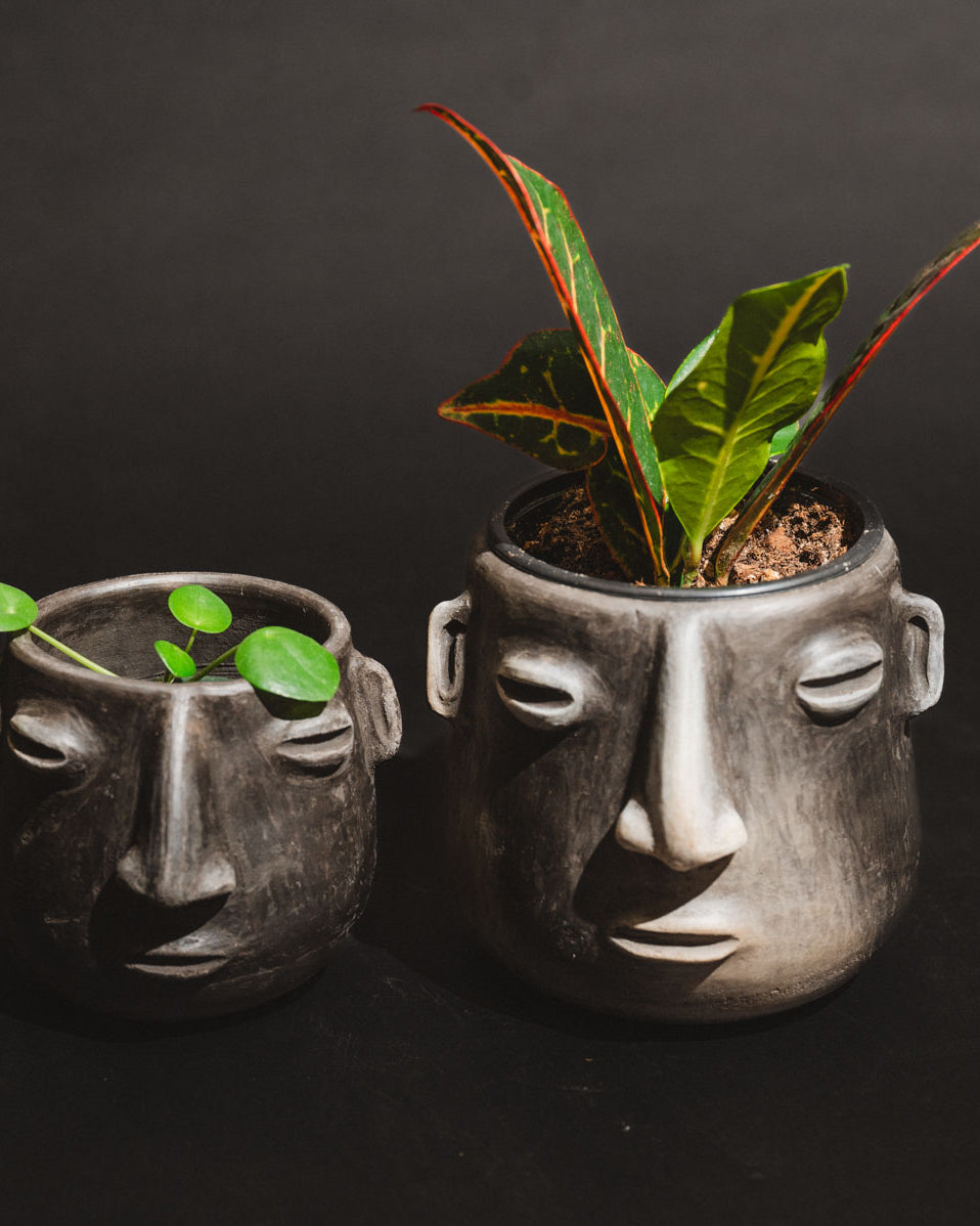 Handmade barro negro planters