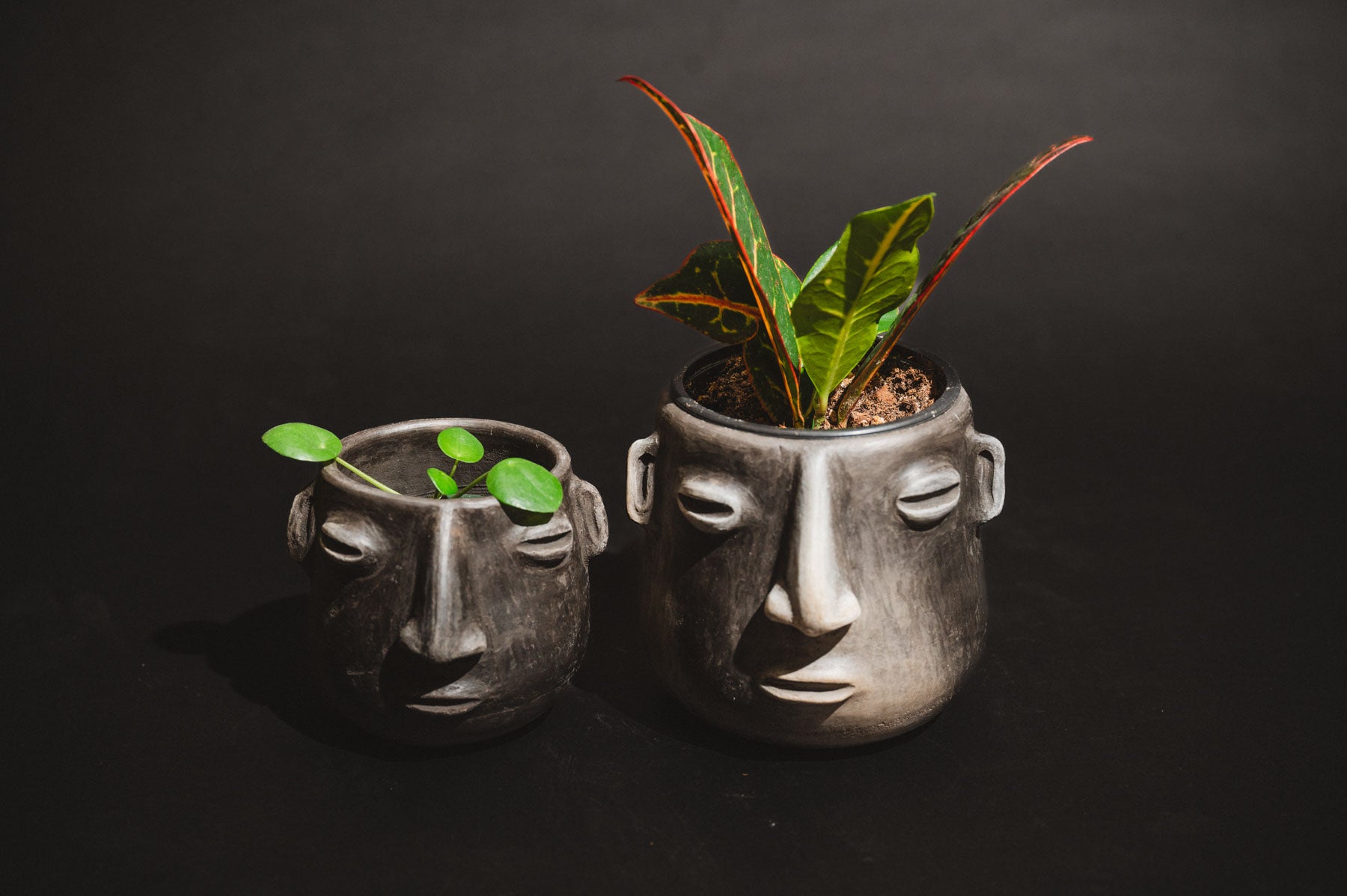 Handmade barro negro planters