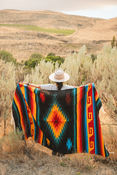 ラグ・カーペット Mexican Crossroads Blanket rainbow_colored_handwoven_mexi
